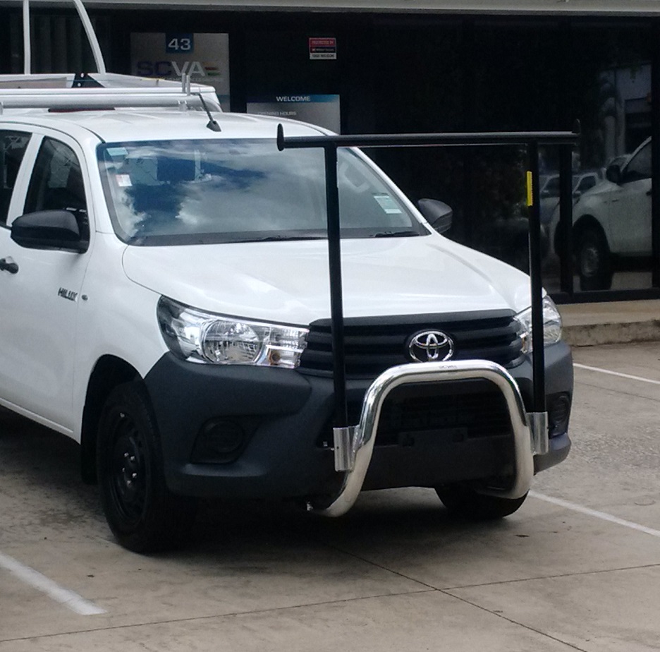 TOYOTA HILUX NUDGE BAR with removable "H" rack-2015 on