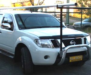 NISSAN NAVARA NUDGE BAR with removable "H" rack