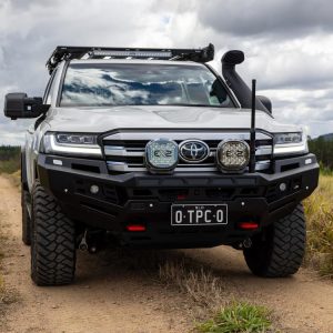 Genesis Non Loop Bull Bar (Orange Recovery Points & Black Bash Plate) to suit Toyota LC300 Series (with OE Fog) GXL-VX-Sahara (7-2021 on)