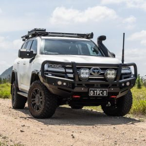 Genesis Loop Bull Bar (Orange Recovery Points & Black Bash Plate) to suit Toyota LC300 Series (with OE Fog) GXL-VX-Sahara (7-2021 on)