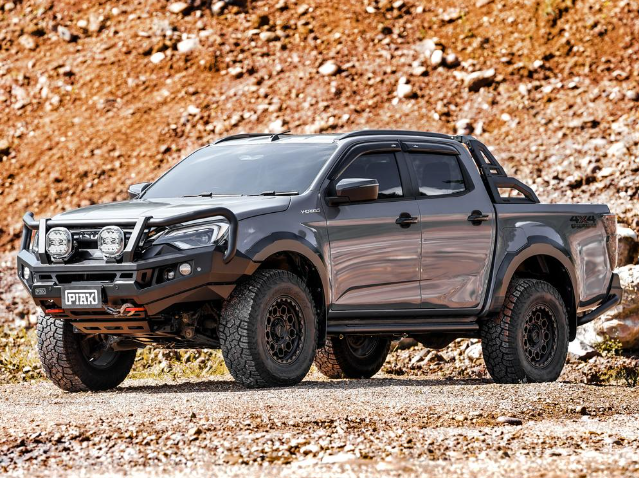 Genesis Loop Bar with Orange Recovery Points & Black Bash Plate for Isuzu D-Max 11-2023>